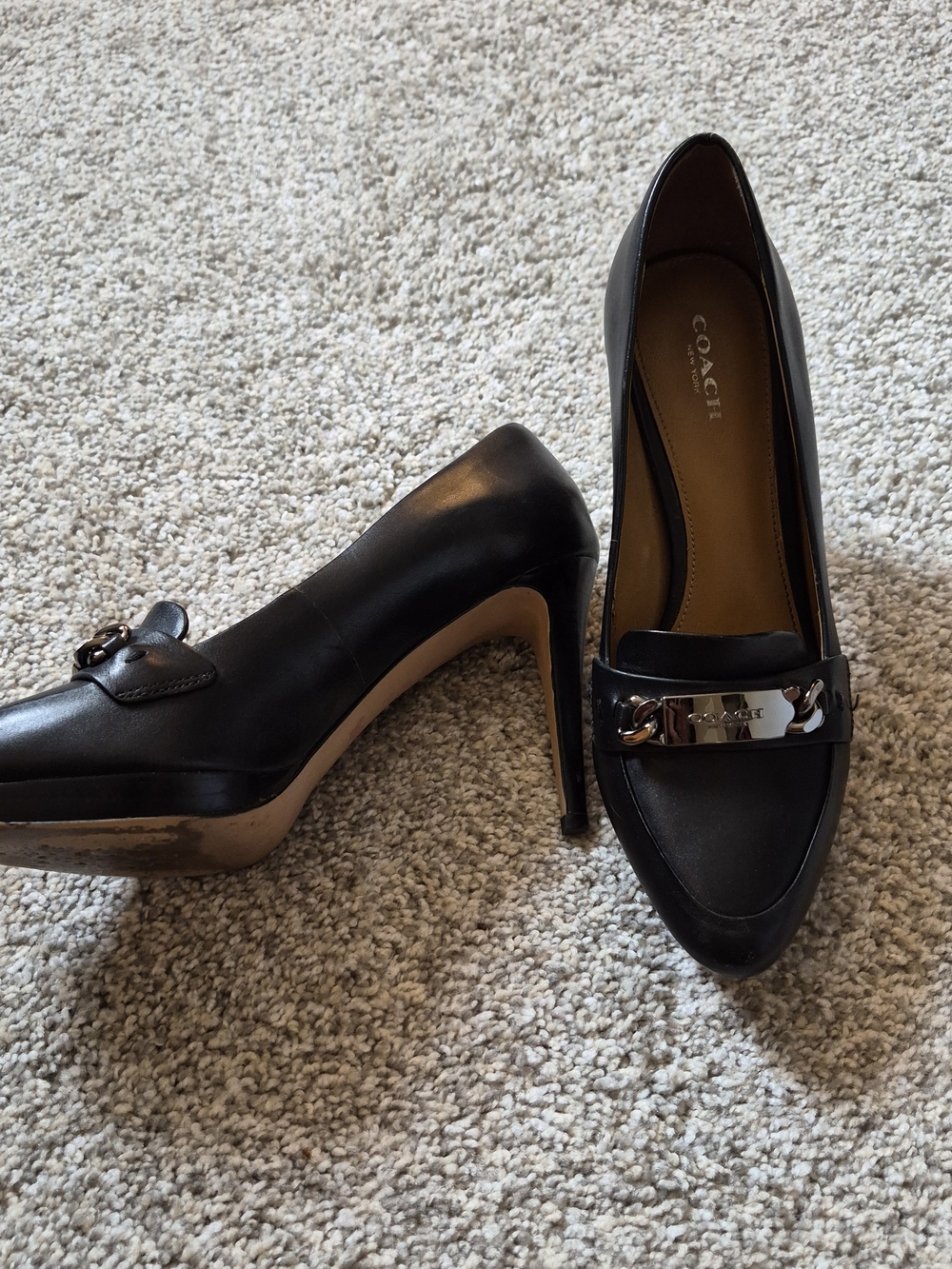 COACH Black Leather Loafer with Silver Plaque 7.5B